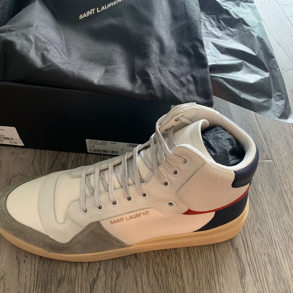 St Laurent